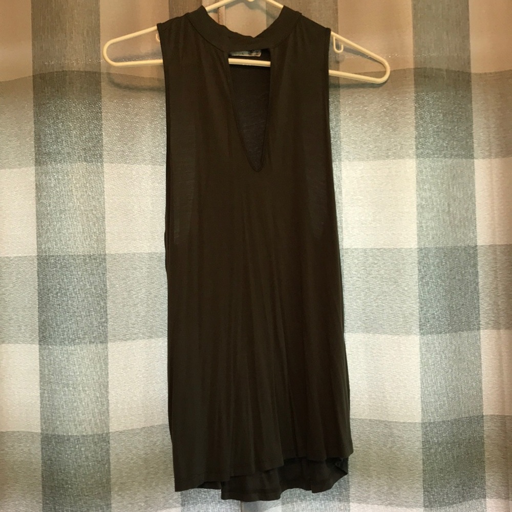 cut out v neck tank top